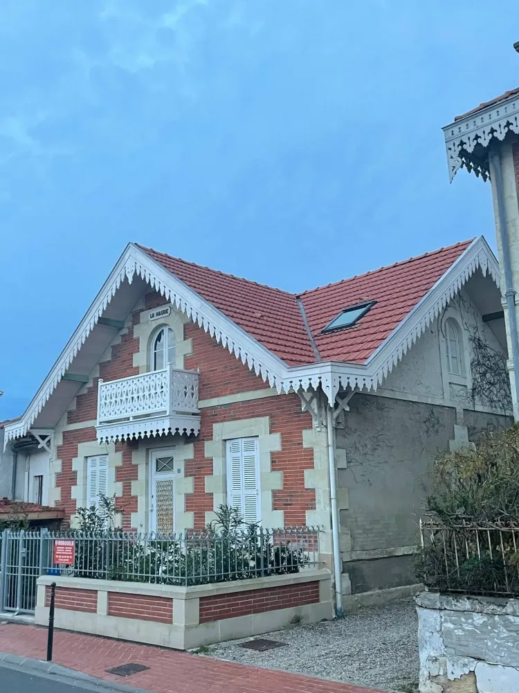 travaux de couverture près de Talais